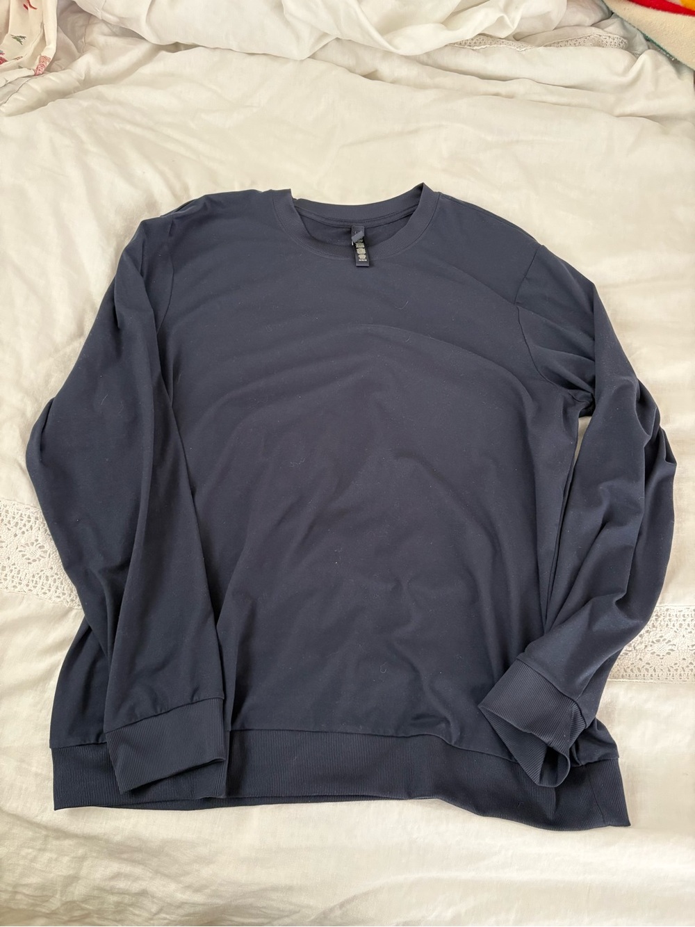 Skims Sweater Mens MEDIUM Navy Blue Crewneck Pullover Solid Basic All Season